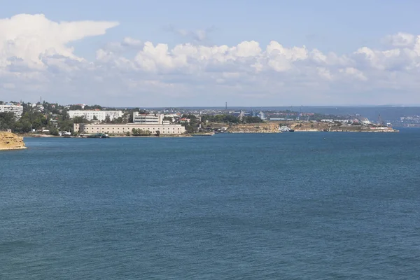 Nord for byen Sevastopol - utsikt fra Konstantinovskij batteri, Krim – stockfoto