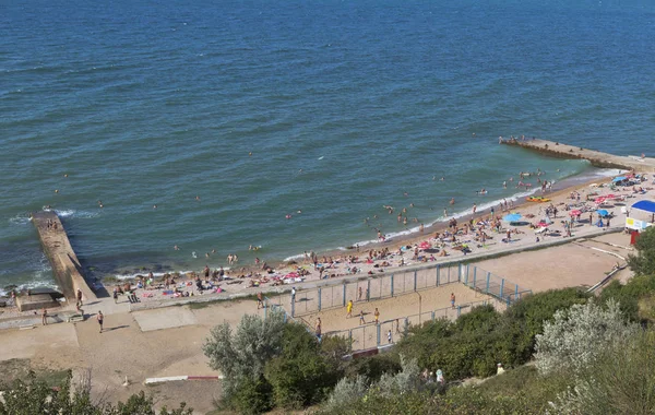 Vue de dessus de la plage Fatty dans la ville de Sébastopol, en Crimée — Photo