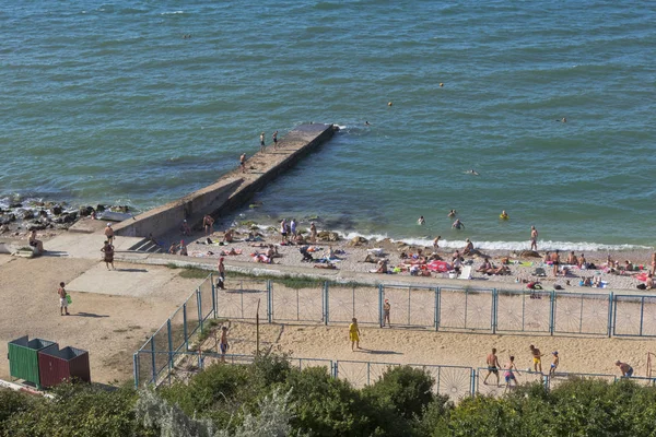 Blick von oben auf den Fett-Mann-Strand am Kap Tolstoi in der Stadt Sewastopol, Krim — Stockfoto