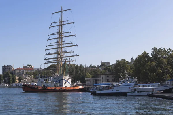 Sevastopol Crimea Lipca 2019 Sailboat Chersonie Sevastopol Sea Port Letni — Zdjęcie stockowe