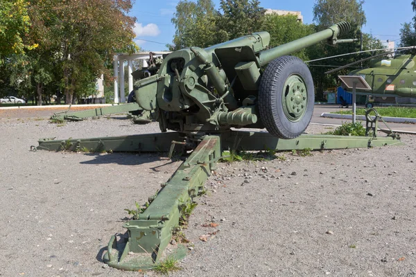 2019年8月20日 在沃洛戈达市胜利公园的D 30榴弹炮 — 图库照片