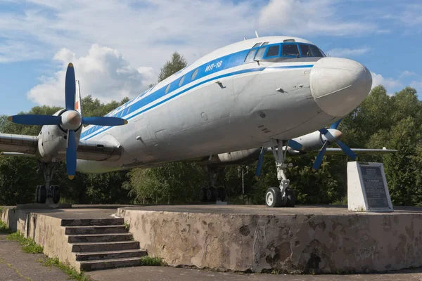 Vologda Rússia Agosto 2019 Monumento Avião Passageiros Aeroporto Vologda — Fotografia de Stock