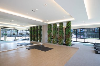  Parlak ve havadar büyük spor salonu