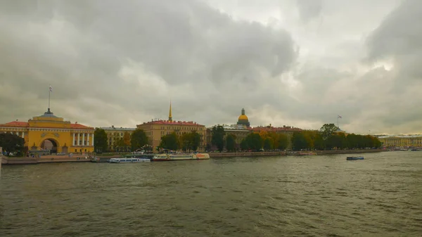 Embankment of the English, St. Isaac's Cathedral and Admiralty — Stock Photo, Image