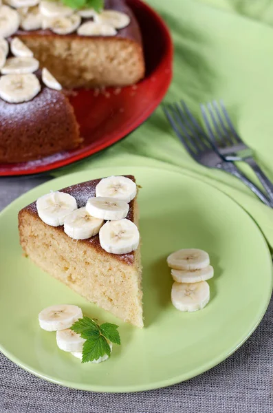 Freshly Baked Slice Homemade Banana Cake Photographed Natural Light Ceramic — Stock Photo, Image