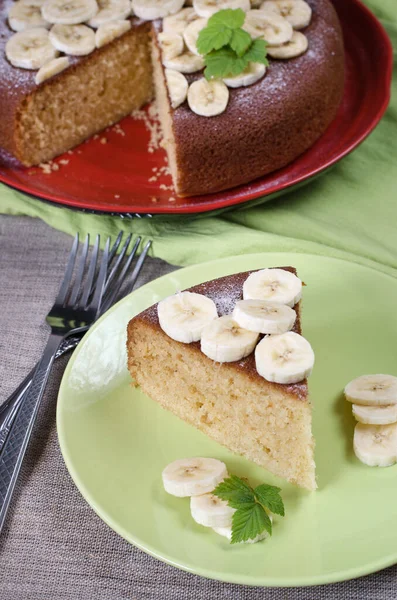 Freshly Baked Slice Homemade Banana Cake Photographed Natural Light Ceramic — Stock Photo, Image