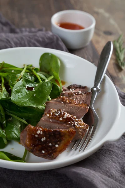 Roasted duck breast and spinach — Stock Photo, Image