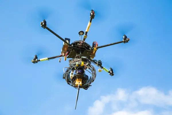 The drone in the sky with a camera — Stock Photo, Image