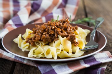 Bolognese makarna, et ve domates soslu makarna