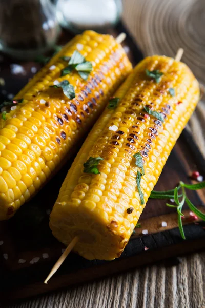 Grilled corn with salt and spices — Stock Photo, Image