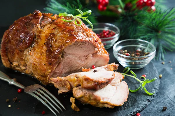 Christmas ham with spices and herbs — Stock Photo, Image