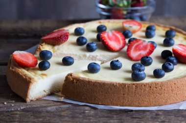 Cheesecake taze çilek ile