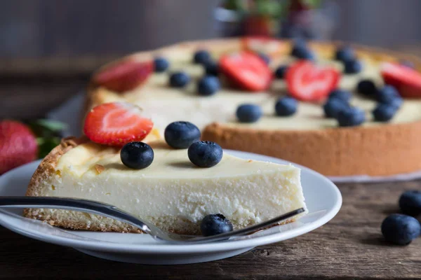 Cheesecake taze çilek ile