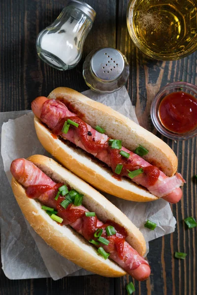 Hot dogs y cerveza — Foto de Stock