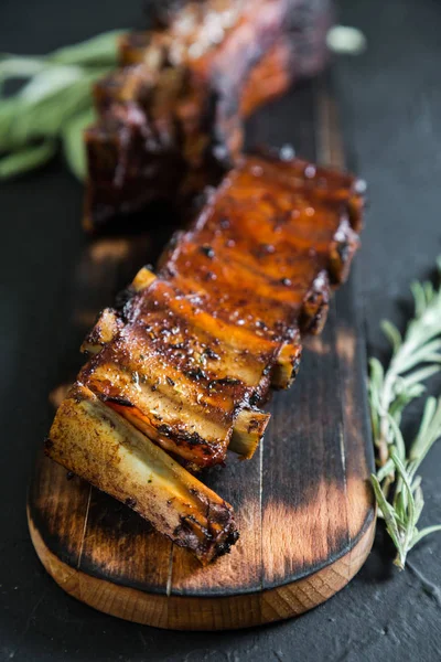 Costillas fritas con hierbas — Foto de Stock