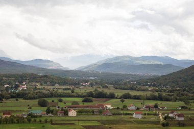 Karadağ'daki küçük bir köyün Üstten Görünüm