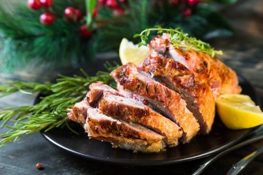 Bir büyük pişmiş et parçası. Festival jambon