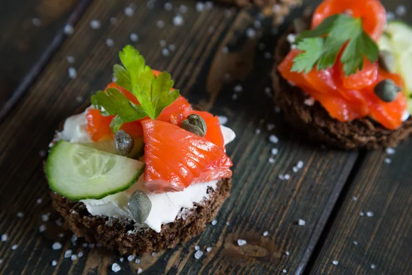 Somon füme sandviç.