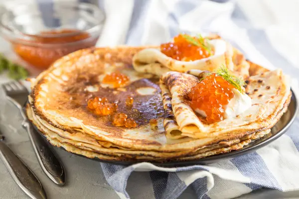 Russian Pancakes Red Caviar — Stock Photo, Image