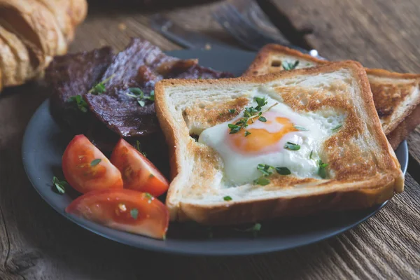 Ovos Mexidos Com Torrada Bacon Carne Bovina — Fotografia de Stock