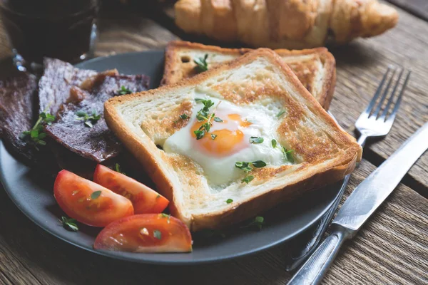 Ovos Mexidos Com Torrada Bacon Carne Bovina — Fotografia de Stock