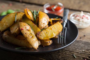 otlar fırında patates