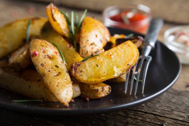 otlar fırında patates