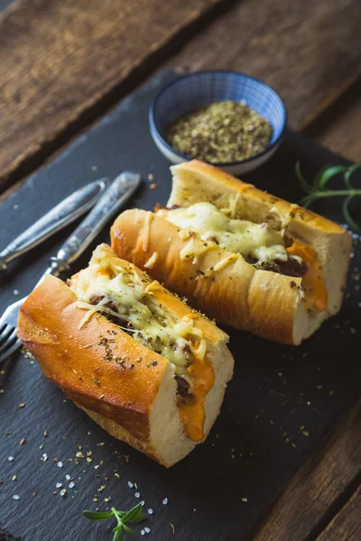 Warmes Fleisch Geschmolzenes Käsesandwich — Stockfoto