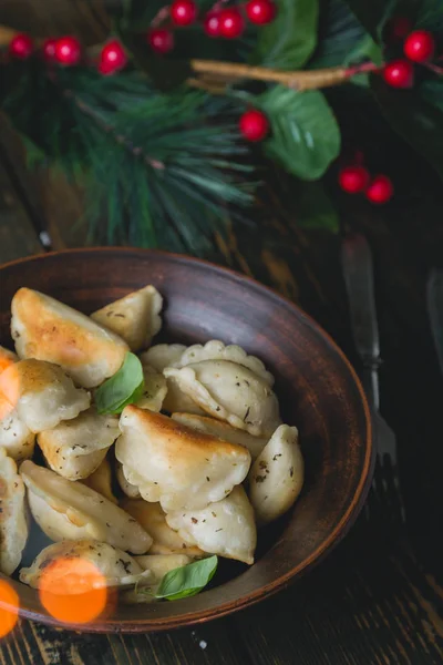 Pierogi Pelmeni Ravioli Pierogi Stole — Zdjęcie stockowe