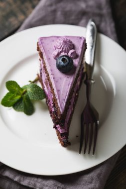 Taze naneli yabanmersinli cheesecake.