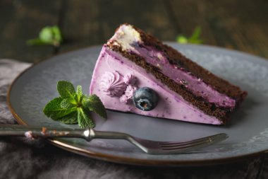 Taze naneli yabanmersinli cheesecake.