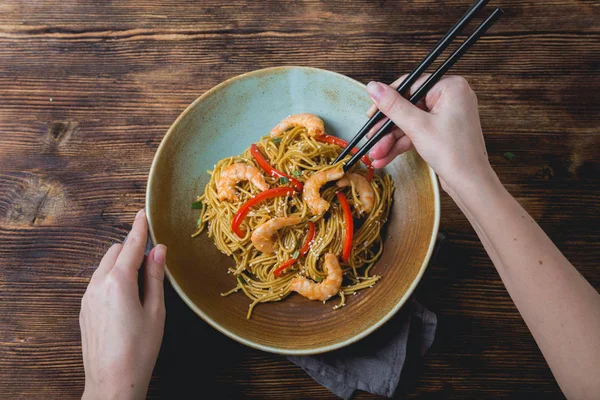 Egg Noodles Bell Pepper Shrimp — 스톡 사진