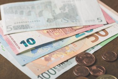 Avrupa para birimi Euro masada