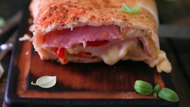 Pane Napoletano Pane Ripieno Prosciutto Formaggio — Video Stock