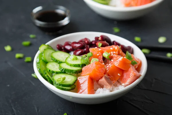 Poke Bowl Salmão Feijão Arroz Uma Tigela — Fotografia de Stock