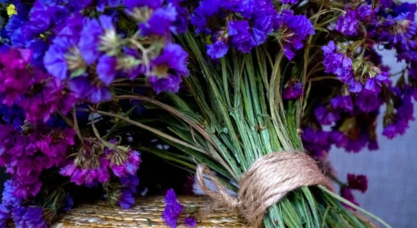 Bouquet Multicolored Colors Dry Flowers One Ton Background Woven Hat — Stock Photo, Image