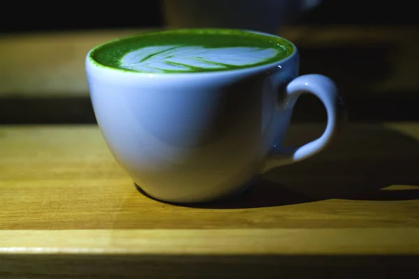 Copa Cerámica Blanca Con Latte Matcha Verde Leche Japonés Afeitado —  Fotos de Stock