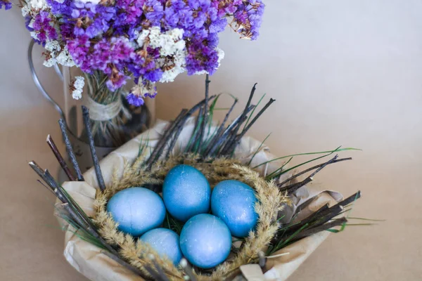 Easter Holiday Decorations Background Basket Painted Blue Eggs Bars Branches — Stock Photo, Image