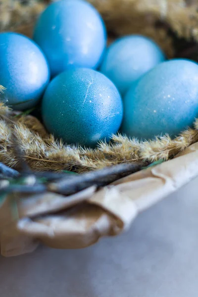Pasen Vakantie Achtergrond Decor Van Geschilderde Blauwe Eieren Nest Van — Stockfoto