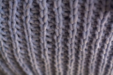 Mavi el yapımı kareli kumaş ve yastıkların arka planı veya dokusu rahat sonbahar ya da kış evlerinde.