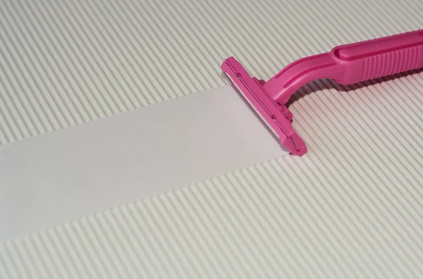 White Shirked Background Pink Female Razor Hair Removal Dipilation — Stock Photo, Image
