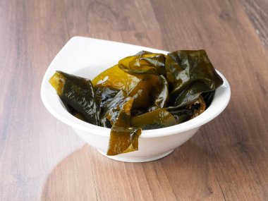 Alga Wakame Wakame deniz yosunu Wakame deniz sebze ya da yenilebilir yosun var. Temel bileşik Japon Miso çorbası. Binominal adı: Undaria Pinnatifida.