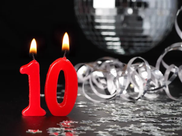 Rote Kerzen Mit Abstrakter Hintergrund Für Geburtstags Oder Jubiläumsfeier — Stockfoto