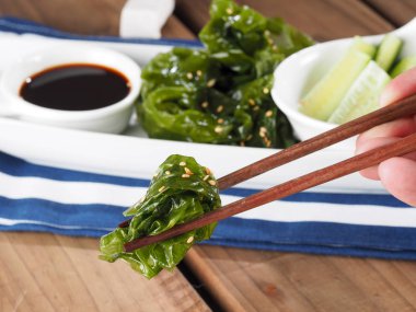 Deniz marul salata Ensalada de lechuga de maredible yeşil algler aile Ulvacceae. Binominal adı: Ulva lactuta. 