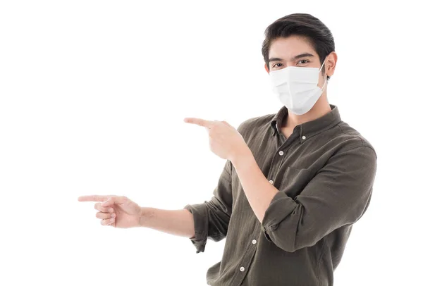 Aziatische Man Het Dragen Van Chirurgische Beschermende Masker Poseert Stijl — Stockfoto