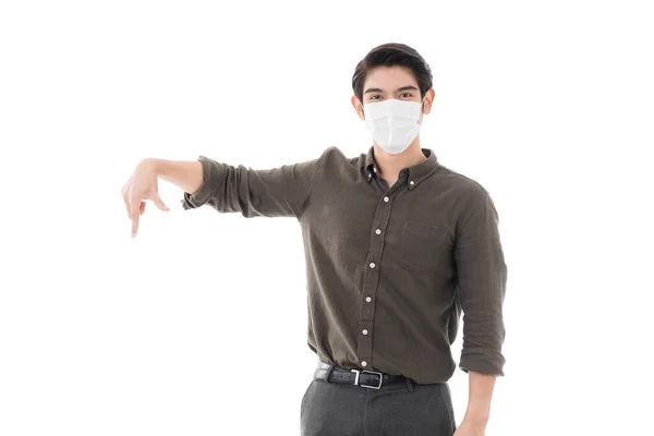 Homem Vestindo Poses Máscara Protetora Cirúrgica Estilo Gesto Modelo Publicidade — Fotografia de Stock