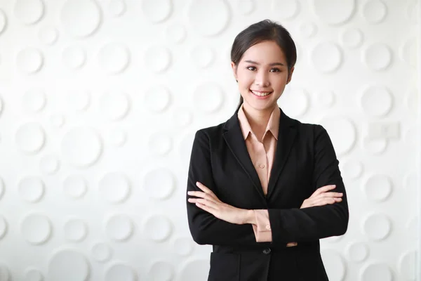 Close Portrait Shot Asian Beautiful Businesswoman Black Suit Standing Crossed — Stock Photo, Image
