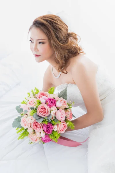 Porträt Nahaufnahme Der Schönen Asiatischen Braut Sitzt Der Garderobe Mit — Stockfoto