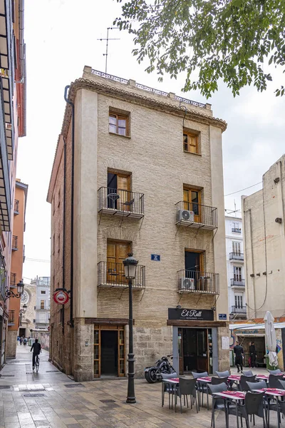 Separate building with restaurant at Carrer de Generoso Hernandez Valencia, Spain