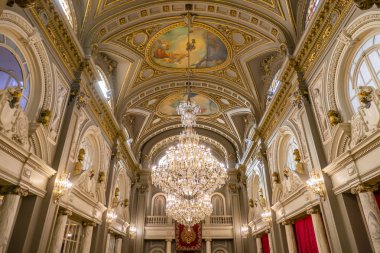 İspanya, Valencia 'nın güzel belediye binasının ana odası.